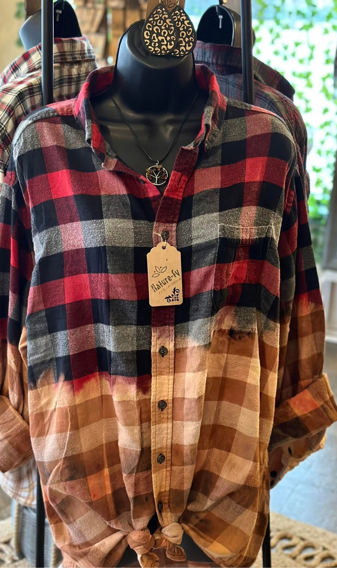 Ombre flannel shirt with leopard earrings